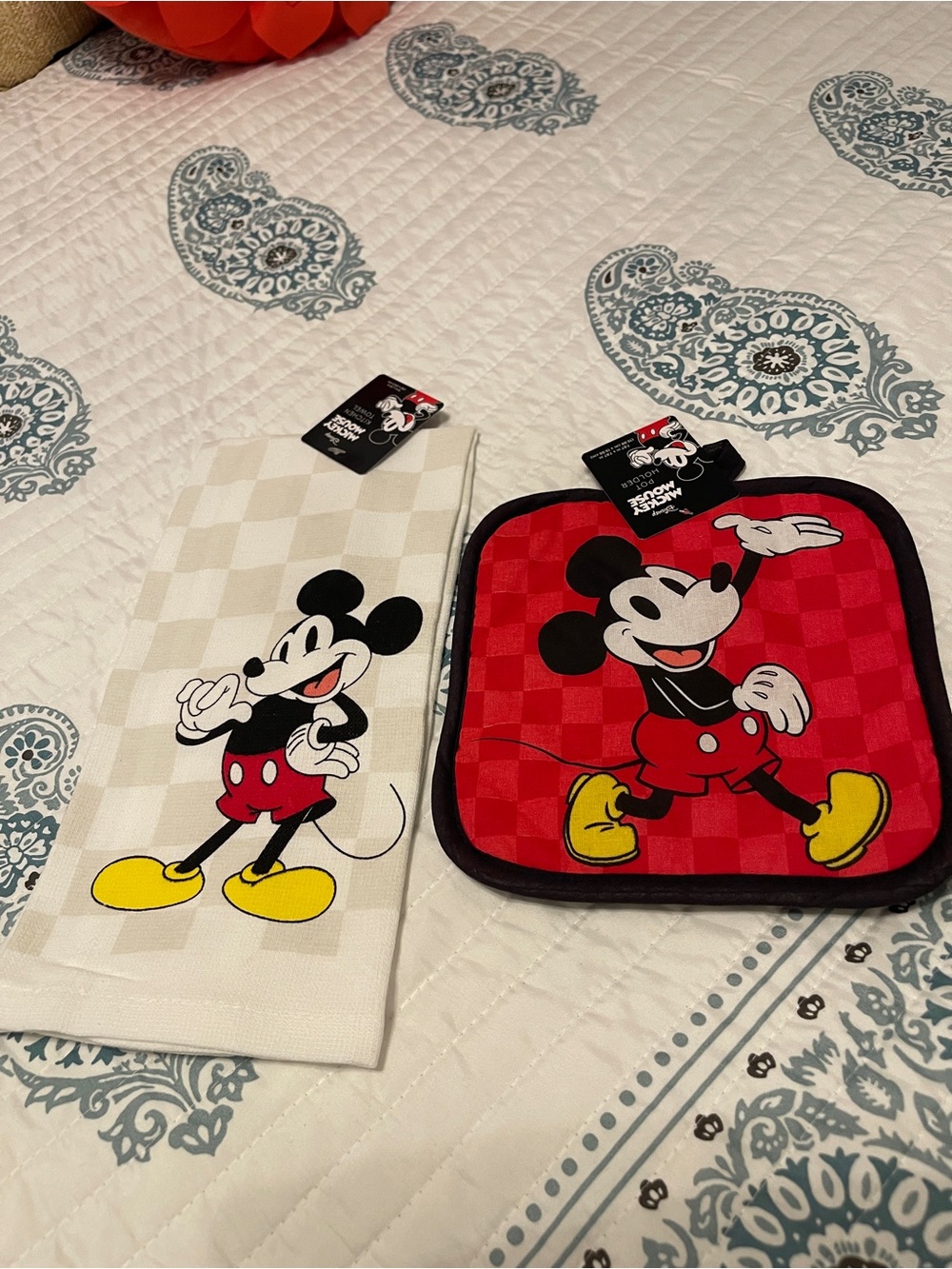 Disney Mickey Mouse Red, White & Yellow Kitchen Set - Towel + Pot Holder